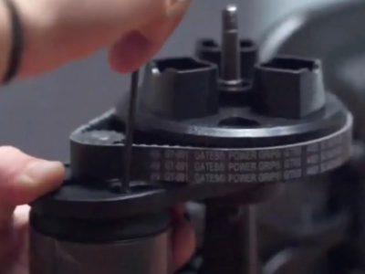 Comment Ajuster la Tension de Courroie sur Votre Skateboard Électrique Evolve